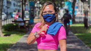 Peruana profesora de gimnasio pillada haciendo ejercicios hot (TENDENCIA EN PERU)